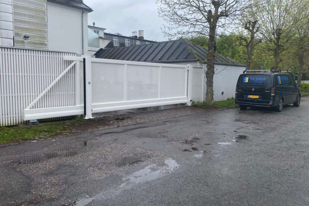 skydeport leveret og monteret af GA Teknik